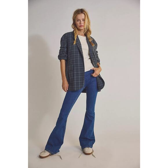 We The Free Penny Pull-On Flare Jeans Riviera Blue Size 26 *Altered to Raw Hem - Picture 3 of 15